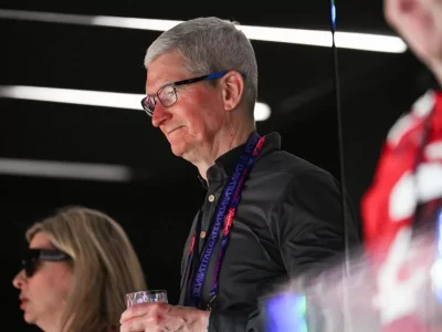 تیم کوک ظاهراً نمی‌داند اپل چگونه باید از هوش مصنوعی
درآمدزایی کند