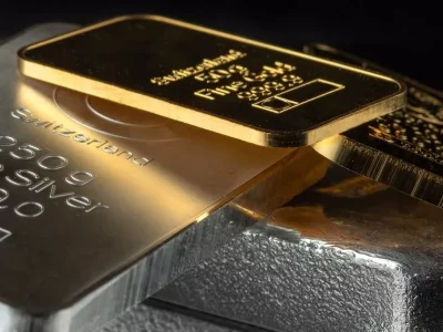 شوک در بازار فلزات گرانبها؛ قیمت نقره ۳۰ درصد و طلا ۱۱ درصد
سقوط کرد