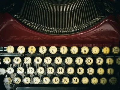 معمای QWERTY: می‌دانستید کیبورد شما برای کند کردن سرعت تایپ
طراحی شده است؟